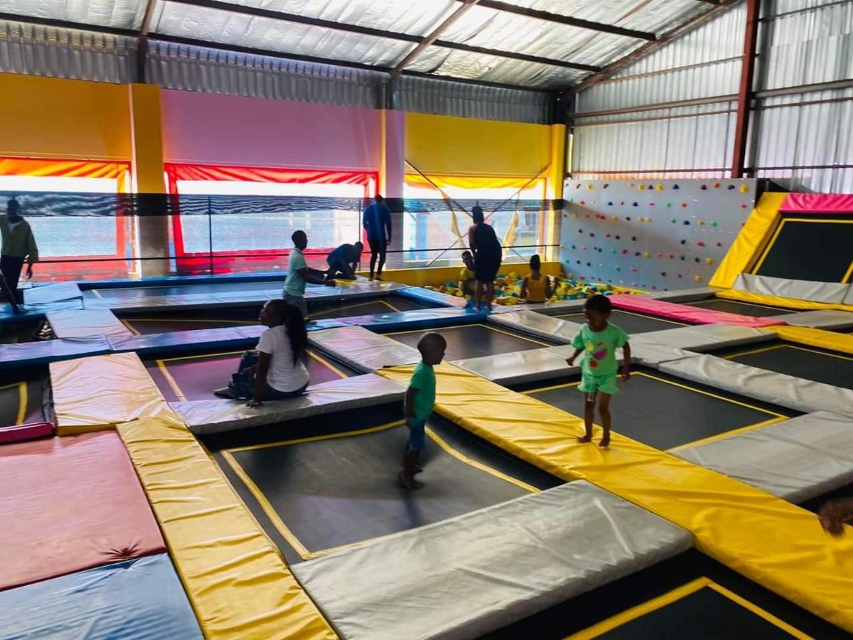 Kroondal Ten Flags Theme Park מראה חיצוני תמונה